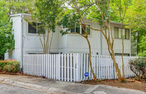 Conyers Apartment | Steps to Park Dog-Friendly Condo in Conyers!