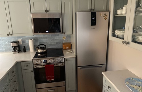 Chatham Condo | Steps to Private Association Beach. End Unit Condo at Outermost Harbor.