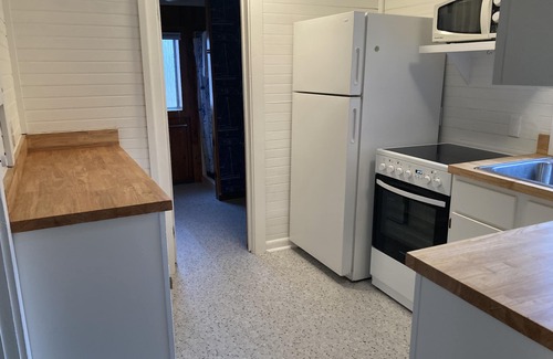 South Yarmouth Cottage | Steps to private Beach, Golf Course, AC, tandem Kayak for Guests