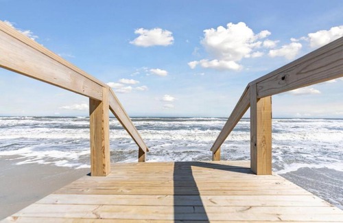 Brigantine House | Steps to Sand Updated Bouchee Beachy Condo Deck Parking