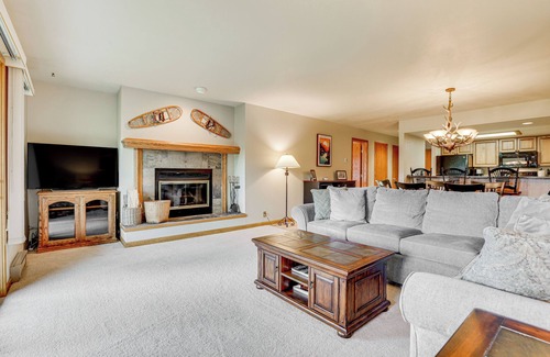 Grand Lake Condo | Steps to Shadow Mountain Lake: Grand Lake Condo