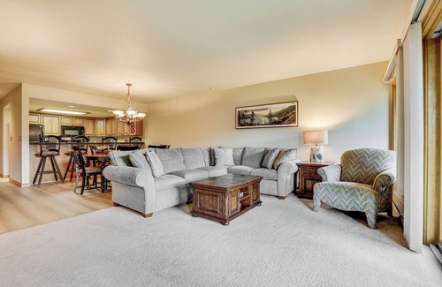 Grand Lake Condo | Steps to Shadow Mountain Lake: Grand Lake Condo