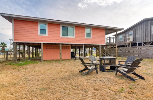 Surfside Beach House | Steps to Surfside Beach Home with Deck and Fire Pit!