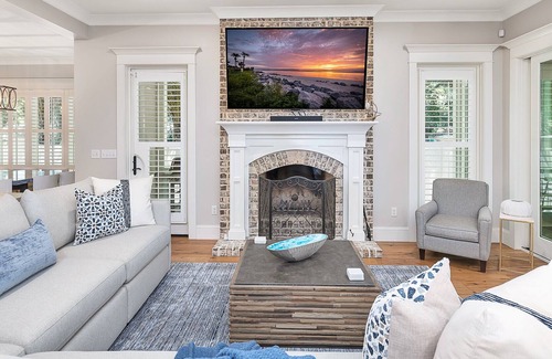 King City House | Steps to the Pier Village, Beaches, Lighthouse, Summer Pool Access | In house Gym | Custom Home