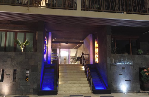 Chilpancingo de los Bravo Apartment | Steps to the beach and 5th Ave. Fast WIFInUnit 203