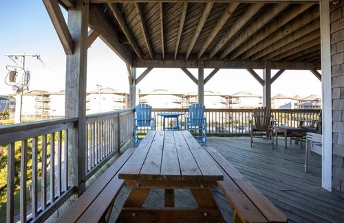 Kill Devil Hills Condo | Steps to the Beach - Spacious Condo with Amenities