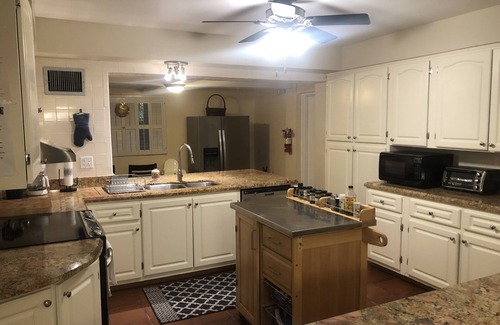Birch Park Finger Streets House | Steps to the Beach and a Stroll to Fort Lauderdale Nightlife