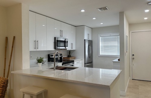 Fort Pierce Shores Condo | Steps to the beach-Beautifully newly renovated 2/2 condo N. Hutchinson Island
