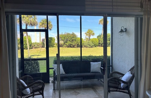 Fort Pierce Shores Condo | Steps to the beach-Beautifully newly renovated 2/2 condo N. Hutchinson Island