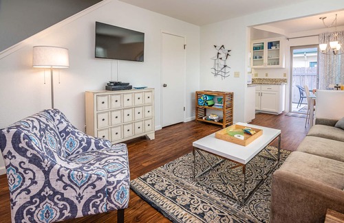 Downtown Condo | ~Steps To The Beach Downtown Gem!~