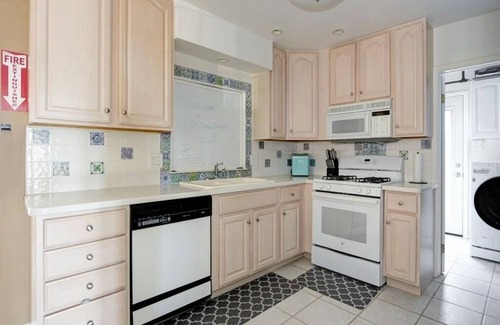Southend House | Steps to the Beach in Brigantine - Sea Point - Beautiful Pool