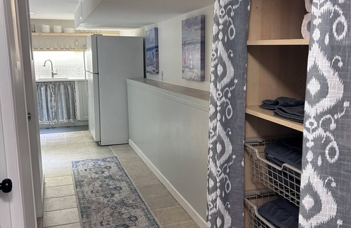 Gordon Head House | Steps to the Beach, New Reno, King and Queen Beds!