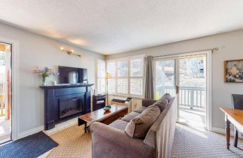 Craigleith House | Steps to the Hill 1 Bedroom CraveTV