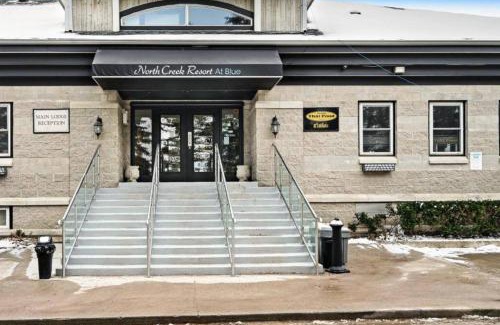 Craigleith House | Steps to the Hill 1 Bedroom CraveTV