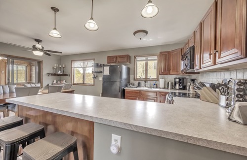 Albrightsville House | Steps to the Lake: 4 BDR, HotTub, GameRoom, Deck, Lake, Pool, Marina, Skiing