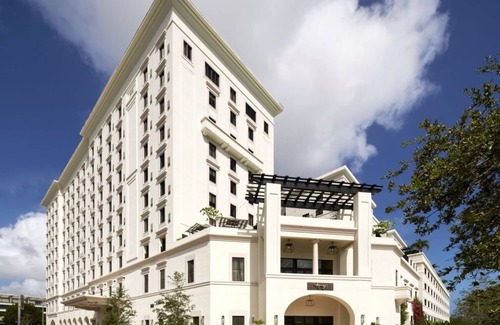 Coral Gables House | Steps to University of Miami! Onsite Parking, Rooftop Pool, Pets Allowed!