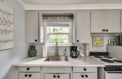Houghton Lake Apartment | Steps to Water: Houghton Lake Cottage!