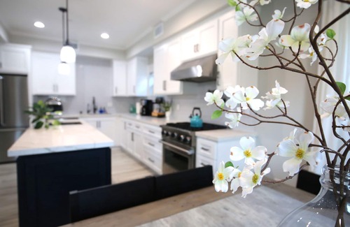 Silver Strand House | Steps2Beach: Game Room, Roof Deck & Firepit, Ensuite BRs, Family & Pet Friendly