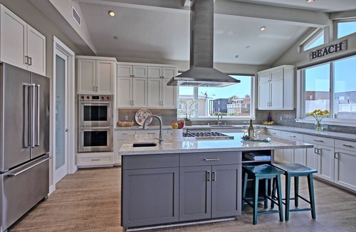 Pierpont Bay House | StepsToSand & Local Spots! Ocean Views W/Balconies