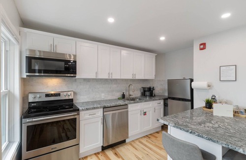 Mystic - New London Apartment | Stevedore Landing-#3 · walk downtown Mystic · train · aquarium