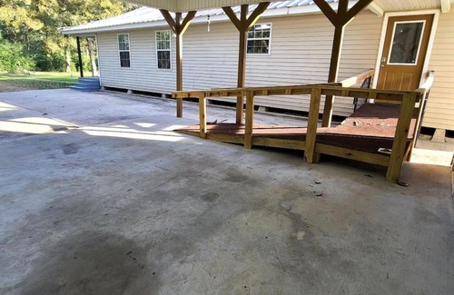 Pine Grove House | Stewart House with Hot Tub and 3 bedroom