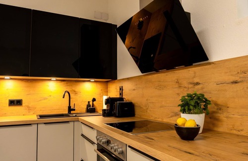 Steindorf am Ossiacher See Apartment | StieglONE - Mustard, Austria