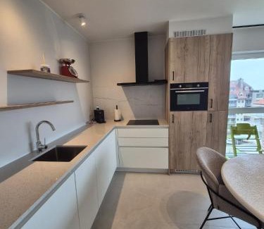 Blankenberge Apartment | Stijlvol nieuwbouwappartement op wandelafstand zee - INCLUSIEF PARKEERPLAATS