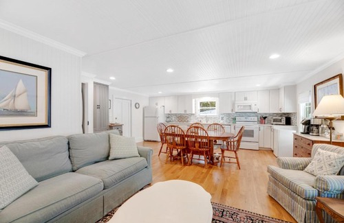 Morehead City House | Still Standing on Ann Street