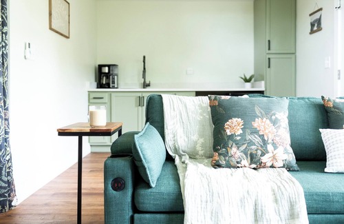 Decatur Apartment | Stilted Studio in Quaint Avondale Estates - Walk to Local Spots + Transit