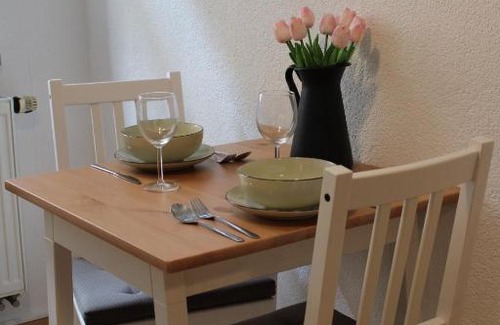 Bad Schandau Apartment | Stilvolle Altbauwohnung - Parkplatz, WLAN, Netflix, Zentrum Bad Schandau