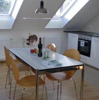 Strehlen Apartment | Stilvolle Ferienwohnung am Großen Garten