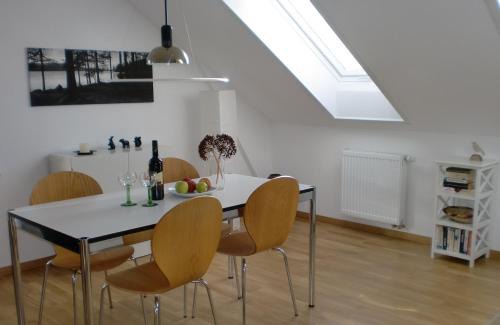 Strehlen Apartment | Stilvolle Ferienwohnung am Großen Garten