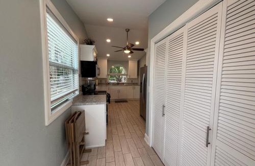 Bonita Shores House | Stingray - Intimate Quaint on Imperial River 1.4 mi. 2 Beach