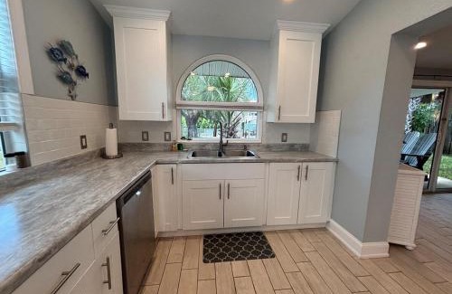Bonita Shores House | Stingray - Intimate Quaint on Imperial River 1.4 mi. 2 Beach