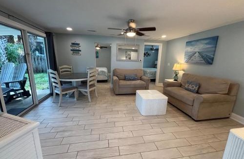 Bonita Shores House | Stingray - Intimate Quaint on Imperial River 1.4 mi. 2 Beach
