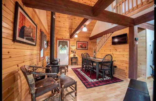 Ellsworth Cabin | Stinson Lake Charming & Spacious Log Cabin