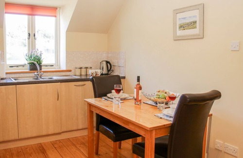 Shelve Cottage | STIPERSTONES VIEW, romantic, with a garden in Bishop's Castle