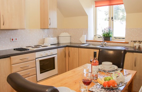 Shelve Cottage | STIPERSTONES VIEW, romantic, with a garden in Bishop's Castle