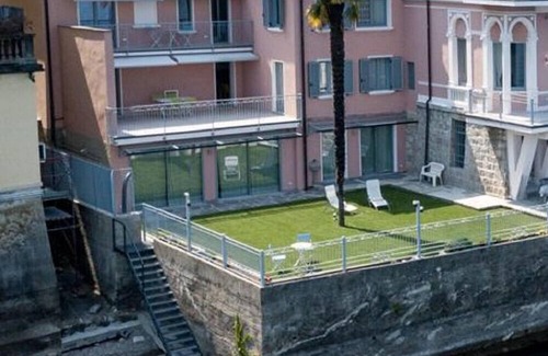 Carciano Apartment | Stone apartment with lake view in Baveno