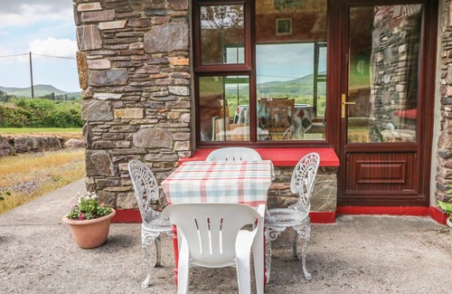 Waterville Cottage | STONE COTTAGE, pet friendly in Waterville, County Kerry