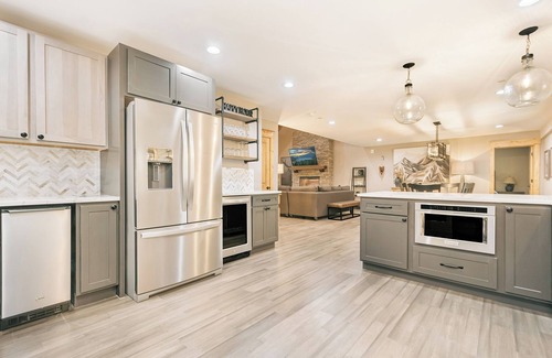 Oakland House | Stone Haven: New, Dock Slip, Hot Tub, Fire Pit, Sauna, 4 King Beds