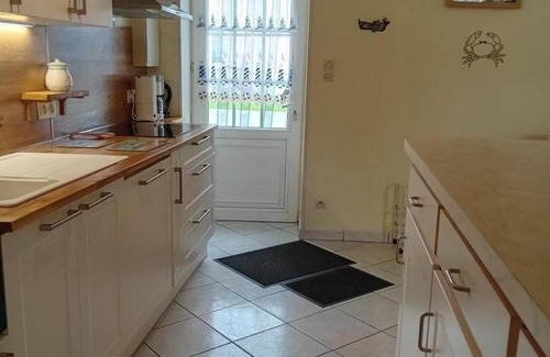 Sainte-Marie-du-Mont Cottage | Stone house 1 km from Utah Beach, Wifi, pets allowed
