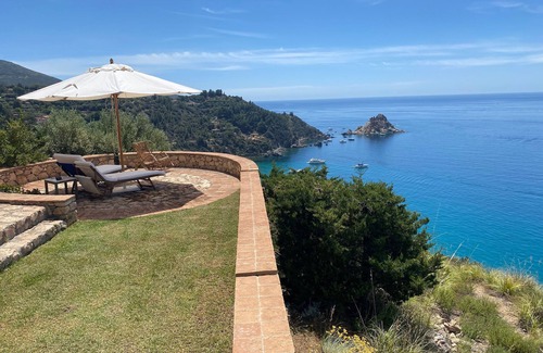 Monte Argentario House | Stone house with breathtaking sea view and private beach