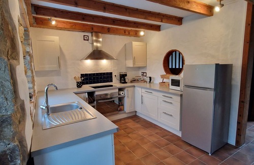 Crozon House | Stone house, 3 bedrooms, sleeps 8 Quiet hamlet near port of Le Fret