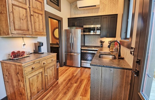 West Jefferson Cabin | Stone House Aerie-Open for Bookings! Walk downtown, Hot Tub