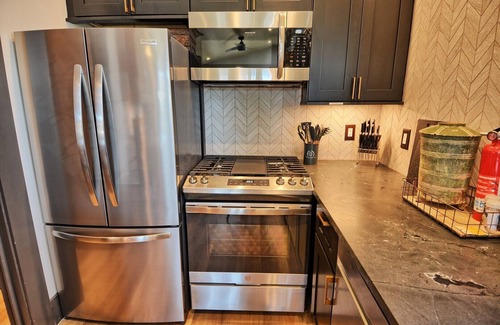 West Jefferson Cabin | Stone House Aerie-Open for Bookings! Walk downtown, Hot Tub