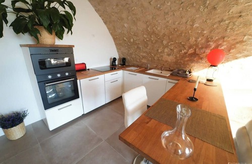 Reillanne Apartment | Stone Loft | Domaine Paradis