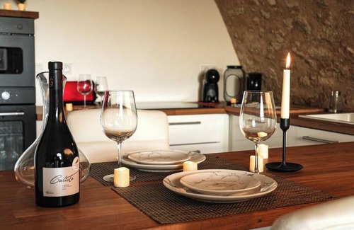 Reillanne Apartment | Stone Loft | Domaine Paradis