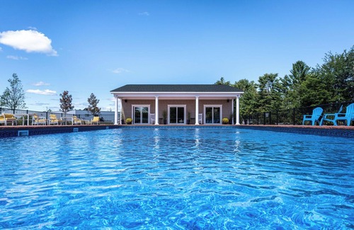 Ellsworth Apartment | Stone Park