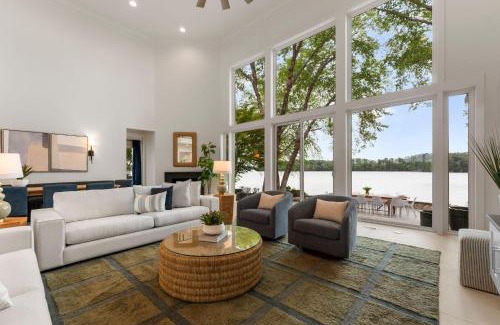 Mayhew House | Stone Point Overlook